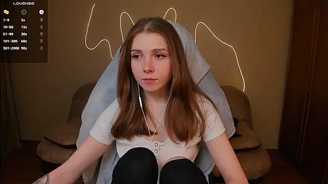 Snapshot of Kami_kam chatting on 03/04/25, 08:16 Kami kam online show from 03/04/25, 08:16