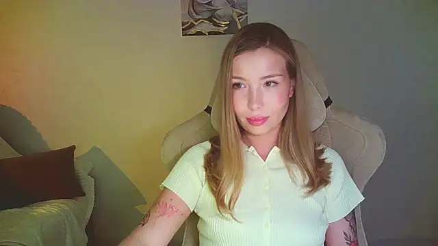 mia raspberrie online show from 07/14/26, 09:31
