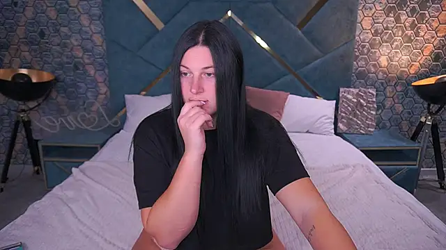 Snapshot of ArianaDarkk chatting on 10/20/25, 07:47 ArianaDarkk online show from 10/20/25, 07:47