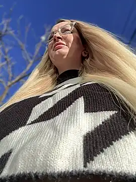 Teya moon  online show from 01/03/25, 11:14