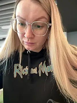 Snapshot of Teya_moon_ chatting on 01/26/25, 11:50 Teya moon online show from 01/26/25, 11:50