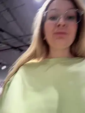 Snapshot of Teya_moon_ chatting on 01/31/25, 11:24 Teya moon online show from 01/31/25, 11:24