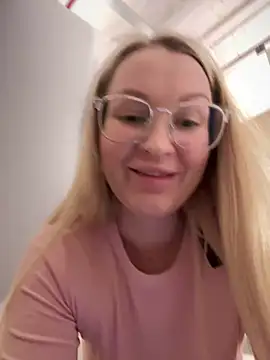 Teya moon  online show from 02/04/25, 11:27