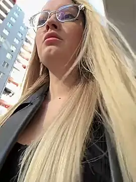 Teya moon  online show from 02/15/25, 11:50