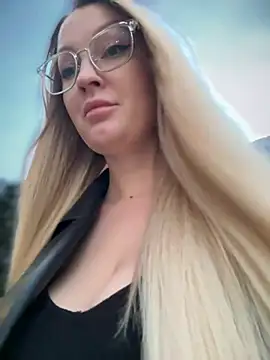 Teya moon  online show from 02/15/25, 02:55