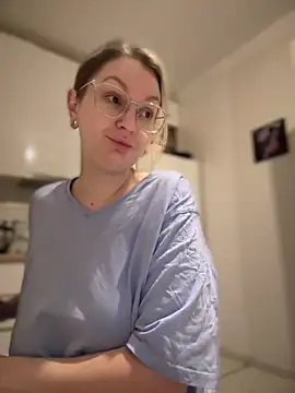 Teya moon  online show from 02/21/25, 12:38