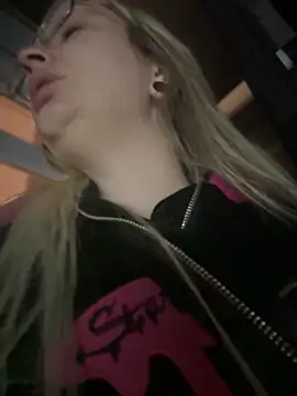 Snapshot of Teya_moon_ chatting on 02/27/25, 09:58 Teya moon online show from 02/27/25, 09:58