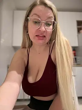 Teya moon  online show from 03/08/25, 10:45