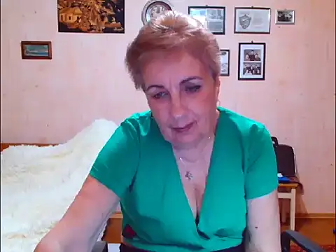 Snapshot of Victoria5643 chatting on 03/13/26, 07:42 Victoria5643 online show from 03/13/26, 07:42