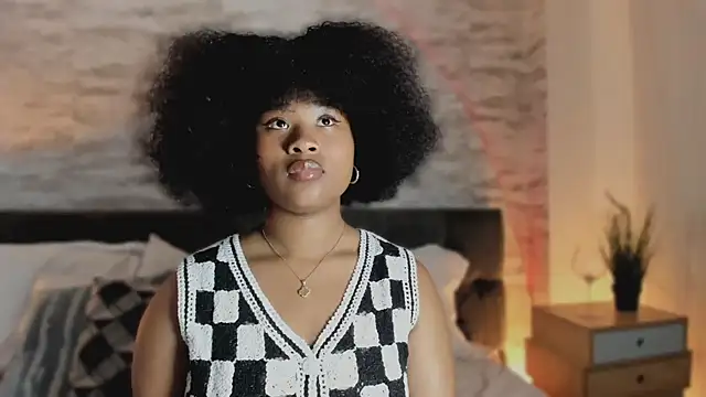 Snapshot of Anneth__M chatting on 11/05/25, 07:36 Anneth M online show from 11/05/25, 07:36