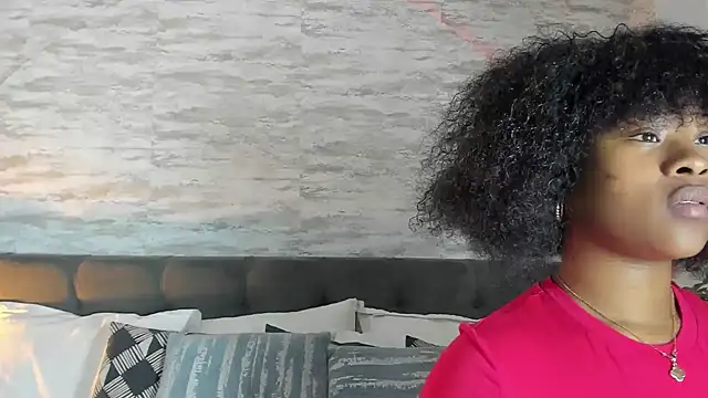 Snapshot of Anneth__M chatting on 11/21/25, 07:45 Anneth M online show from 11/21/25, 07:45