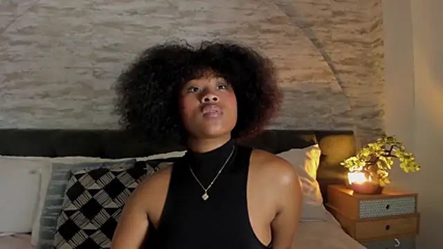 Snapshot of Anneth__M chatting on 12/05/25, 07:43 Anneth M online show from 12/05/25, 07:43