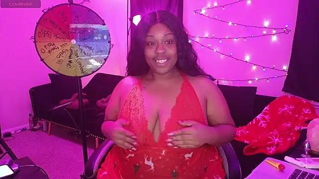 Snapshot of cheriserozequeen chatting on 12/14/24, 05:29 cheriserozequeen online show from 12/14/24, 05:29