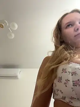 Snapshot of Ketitull chatting on 11/11/25, 06:35 Ketitull online show from 11/11/25, 06:35