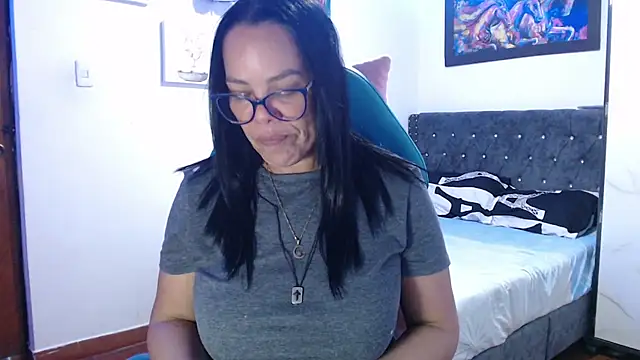 sofia lopez76 online show from 09/10/25, 12:10