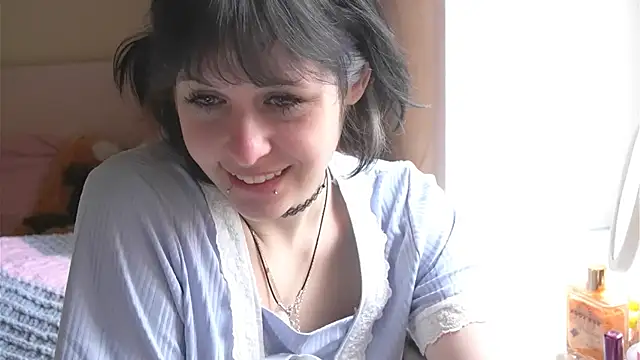 lily noris online show from 12/14/25, 06:41