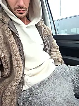 Zeefy online show from 12/17/25, 07:36