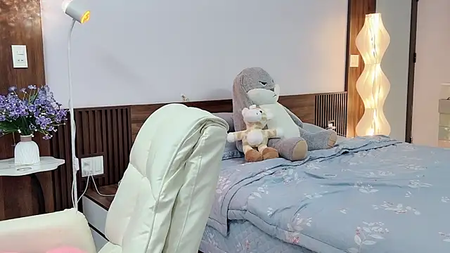  Ely  online show from 10/05/25, 03:32