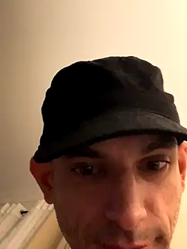 Snapshot of hailzeffn chatting on 09/13/25, 05:51 hailzeffn online show from 09/13/25, 05:51