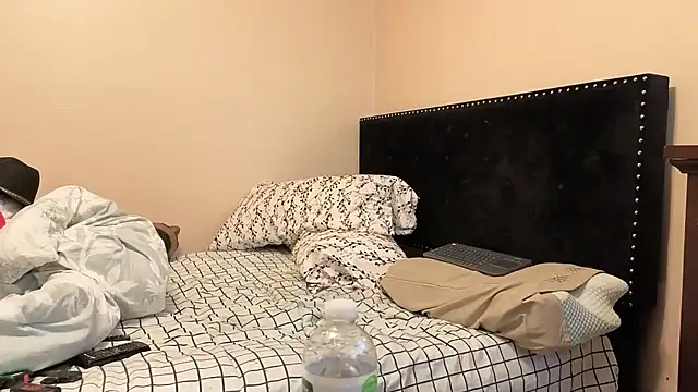 Snapshot of hailzeffn chatting on 10/22/25, 07:13 hailzeffn online show from 10/22/25, 07:13