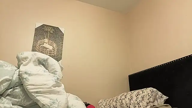 Snapshot of hailzeffn chatting on 11/06/25, 10:27 hailzeffn online show from 11/06/25, 10:27