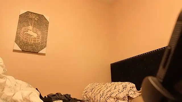 Snapshot of hailzeffn chatting on 11/06/25, 10:32 hailzeffn online show from 11/06/25, 10:32