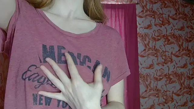 Snapshot of strawberrysmoothie chatting on 06/12/26, 05:01 strawberrysmoothie online show from 06/12/26, 05:01