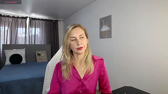 Vanessa Nowak online show from 07/12/26, 06:59