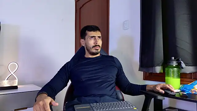 muscle ares online show from 11/08/25, 12:22