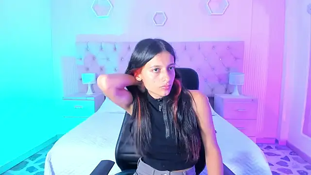 Agathaargent  online show from 10/17/25, 04:26