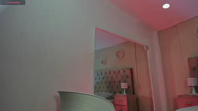 Agathaargent  online show from 11/26/25, 04:24