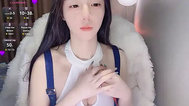 Snapshot of Duomiz chatting on 09/19/25, 08:38 Duomiz online show from 09/19/25, 08:38