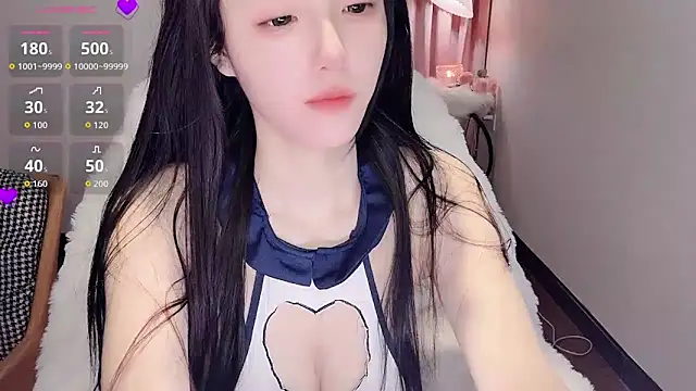 Snapshot of Duomiz chatting on 10/18/25, 11:33 Duomiz online show from 10/18/25, 11:33