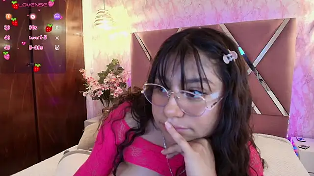 Miaa Smiith1 online show from 02/04/25, 03:15