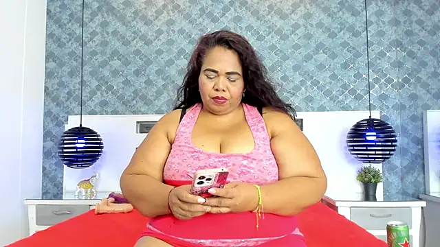 Snapshot of AshleyGrahams chatting on 01/22/25, 04:23 AshleyGrahams online show from 01/22/25, 04:23
