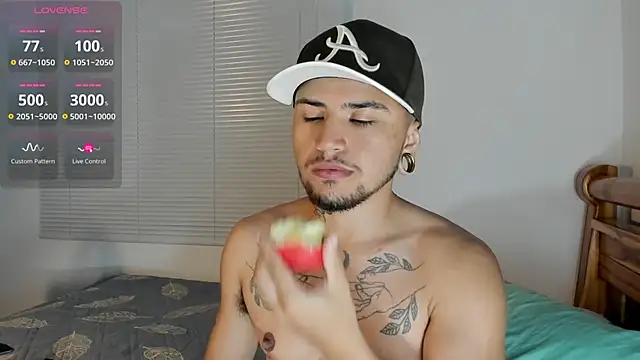 Snapshot of ftmphilip_ chatting on 11/23/25, 11:15 ftmphilip online show from 11/23/25, 11:15