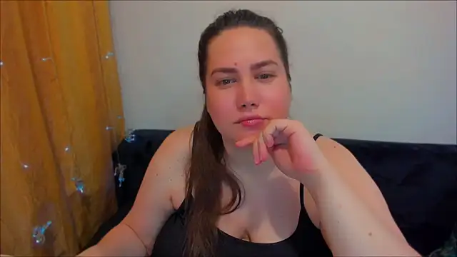 Snapshot of _madalexa_ chatting on 12/15/24, 05:10  madalexa  online show from 12/15/24, 05:10