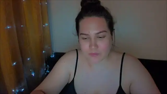 Snapshot of _madalexa_ chatting on 12/21/24, 10:19  madalexa  online show from 12/21/24, 10:19
