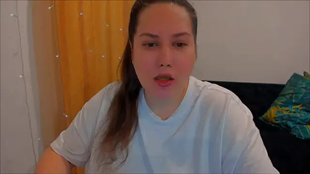 Snapshot of _madalexa_ chatting on 12/27/24, 08:50  madalexa  online show from 12/27/24, 08:50