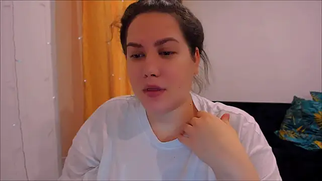 Snapshot of _madalexa_ chatting on 02/02/25, 09:40  madalexa  online show from 02/02/25, 09:40