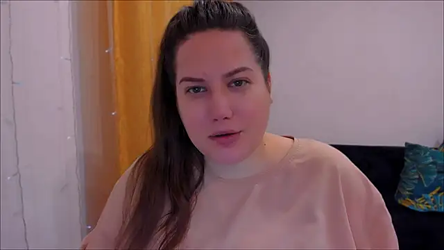 Snapshot of _madalexa_ chatting on 02/13/25, 03:35  madalexa  online show from 02/13/25, 03:35