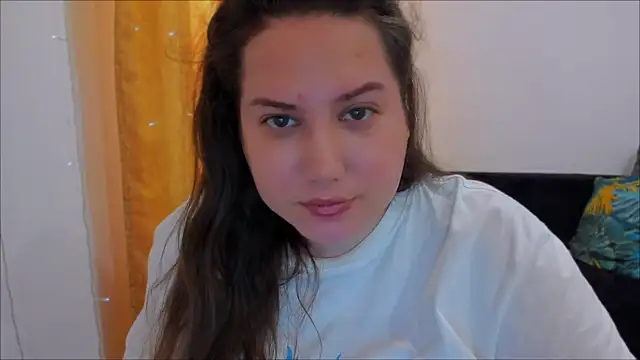 Snapshot of _madalexa_ chatting on 02/21/25, 05:24  madalexa  online show from 02/21/25, 05:24