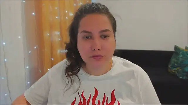 Snapshot of _madalexa_ chatting on 09/15/25, 05:24  madalexa  online show from 09/15/25, 05:24