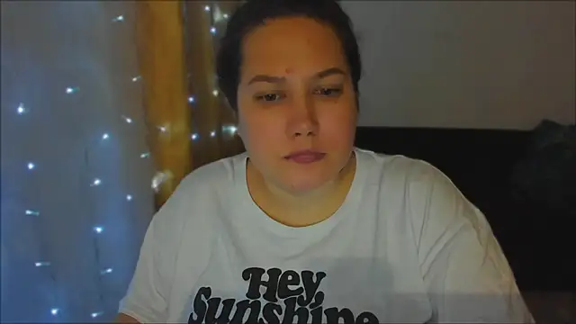 Snapshot of _madalexa_ chatting on 09/25/25, 05:49  madalexa  online show from 09/25/25, 05:49