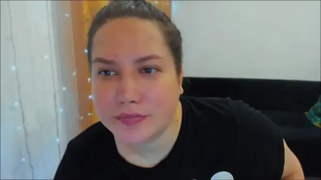 Snapshot of _madalexa_ chatting on 10/15/25, 07:47  madalexa  online show from 10/15/25, 07:47