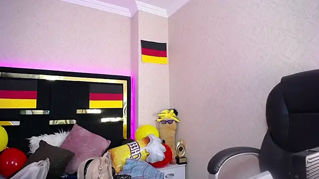 Moon Water   online show from 09/29/25, 11:59