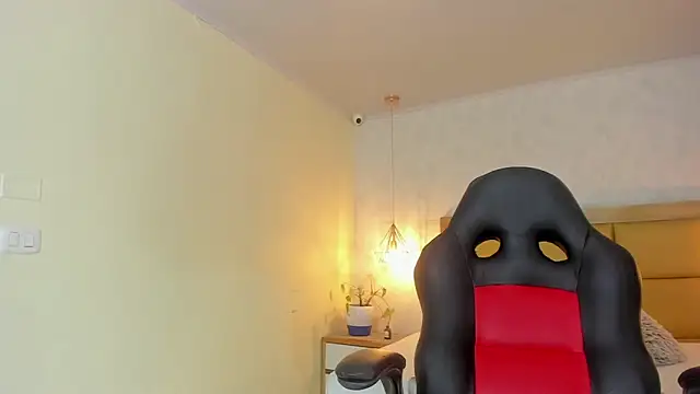 LARSONMIA online show from 10/20/25, 12:27