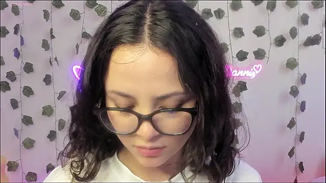 Megan Rodrigo online show from 12/06/24, 07:01