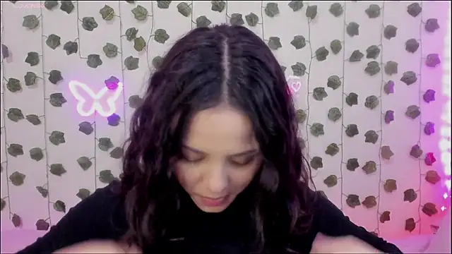 Megan Rodrigo online show from 12/14/24, 10:28