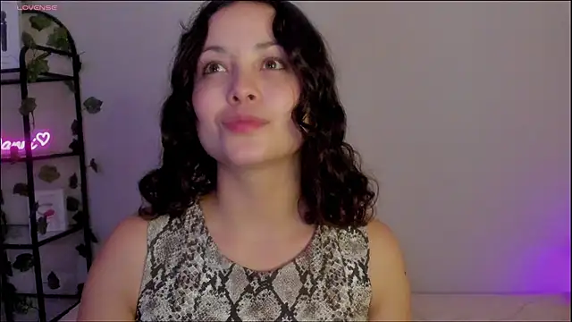 Megan Rodrigo online show from 01/08/25, 09:12